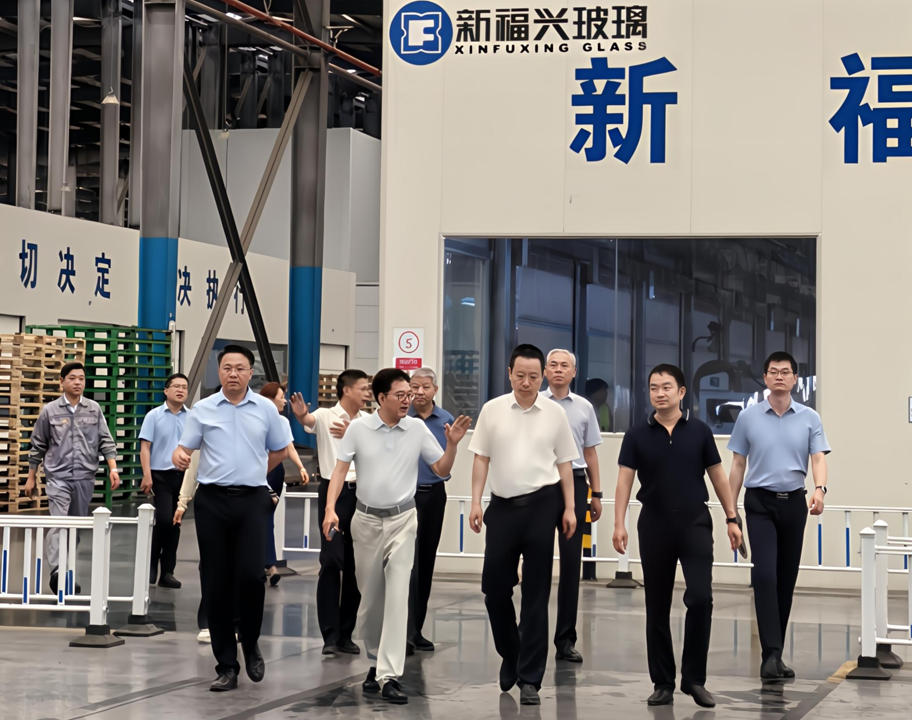 胡春华调研安徽基地1.jpg 胡春华调研安徽基地1.jpg